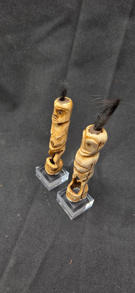 2 Bone oceanic Fertility statue - Talisman statue on cristal stand - Διόραμα domestic cow bone - 1990-2000 #3.2