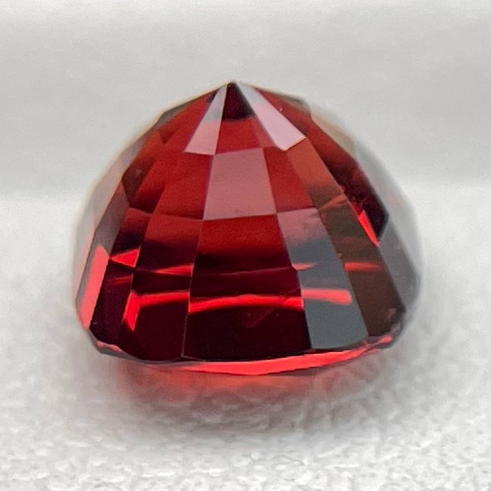 1 pcs  Rot Spinell  - 2.11 ct - Asian Institute of Gemological Sciences (AIGS) #1.0