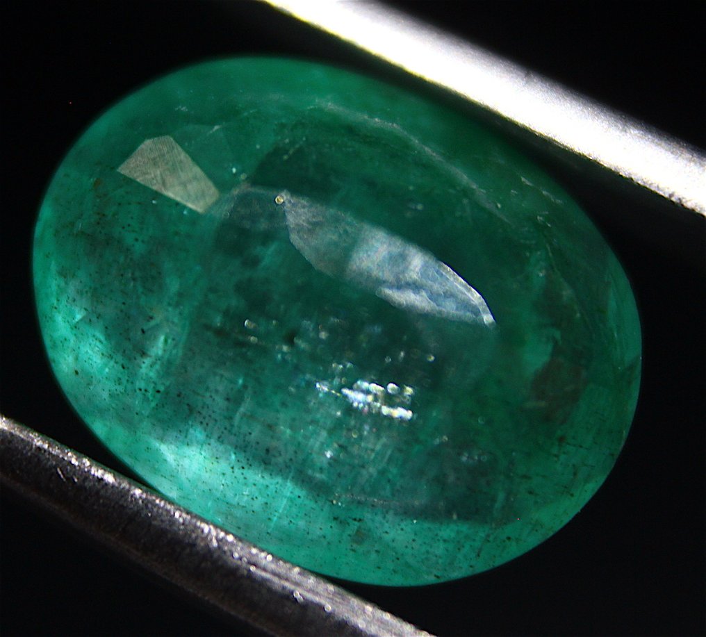 Cts. 3.90 Emerald Bucată - Înălțime: 12.5 mm - Lățime: 9.5 mm- 0.78 g #4.3