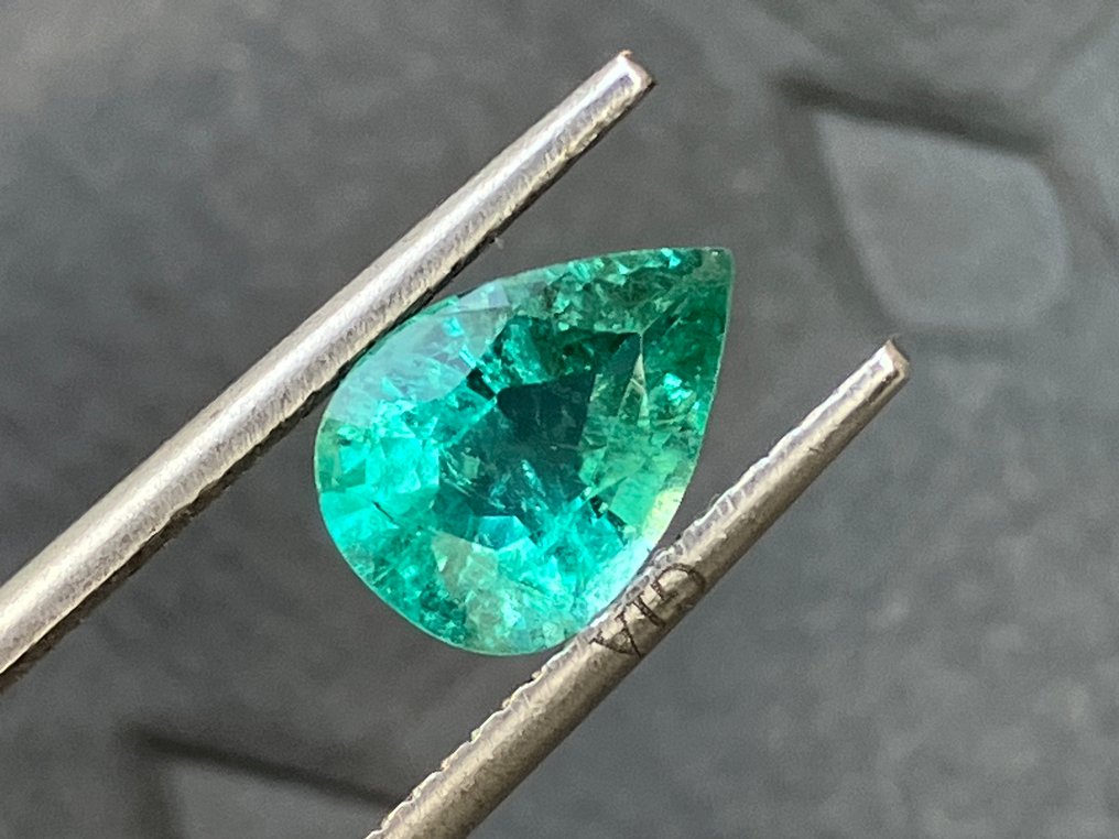 1 pcs Grønn Smaragd - 1.42 ct - Det internasjonale gemologiske institutt (IGI) #4.3