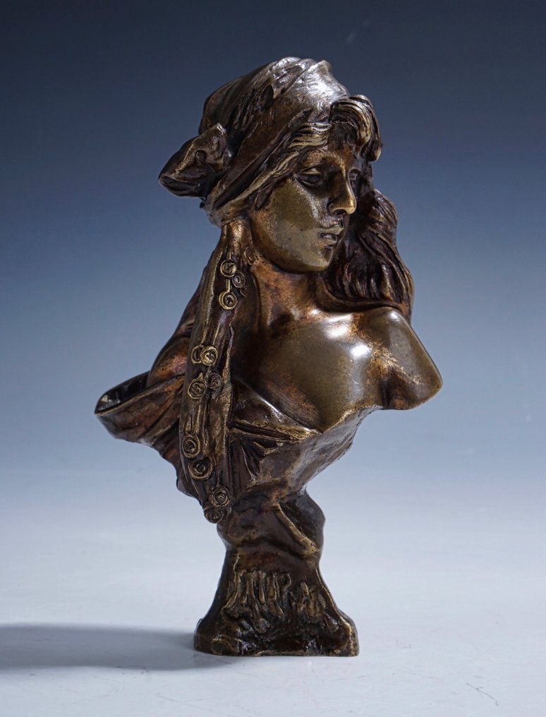 Szobrocska - "Miarka" by Emmanuel Villanis - Bronz #1.0