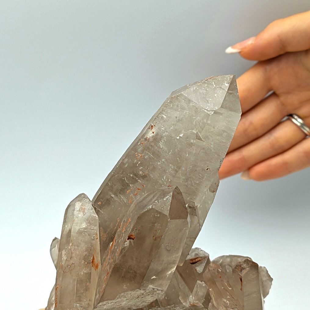 Smoky quartz pink, a particular color Crystals on matrix - Height: 132 mm - Width: 95 mm- 416 g #3.2