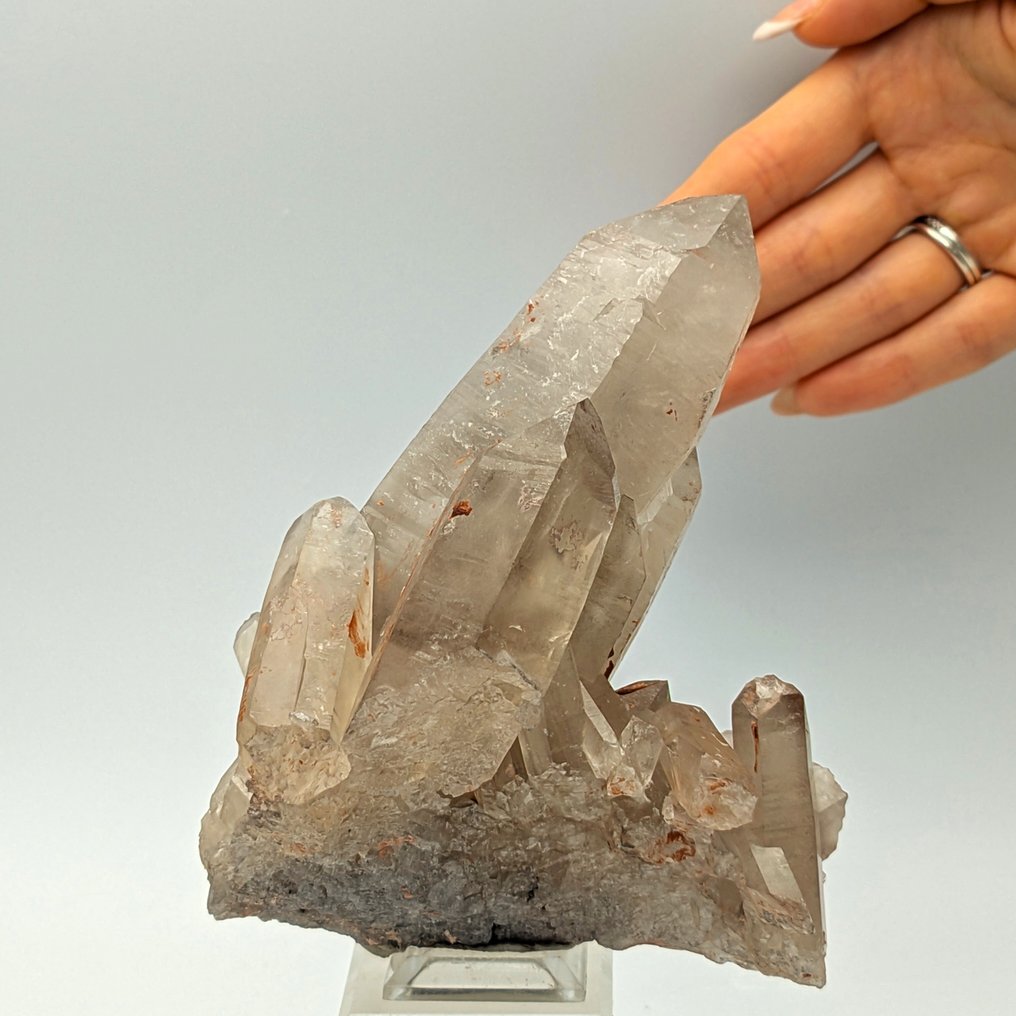 Smoky quartz pink, a particular color Crystals on matrix - Height: 132 mm - Width: 95 mm- 416 g #1.0