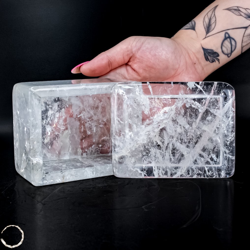 Natural luminous quartz jewelry box of the highest quality. Unique pattern- 813.49 g #3.2