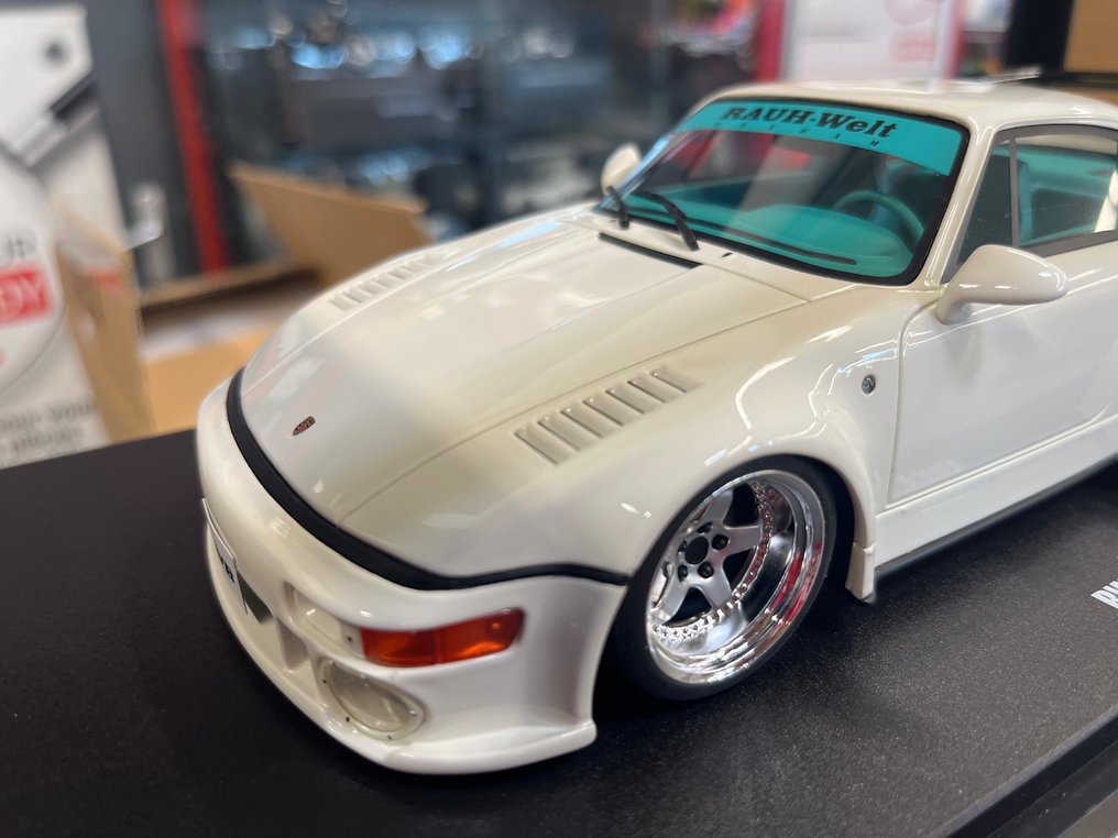 GT Spirit 1:18 - Model race car - Porsche 911 RWBA - 2008 #1.0