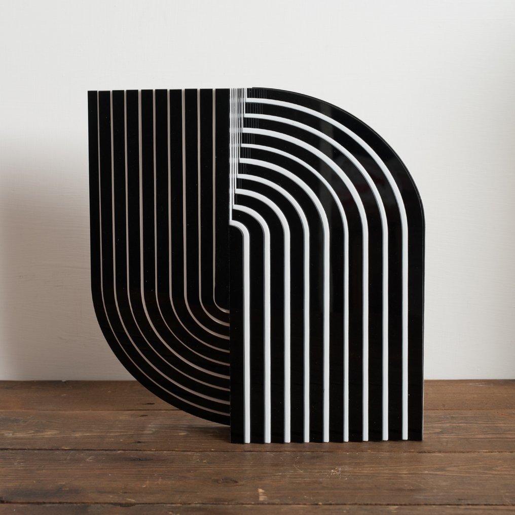 Gio Schiano - LIMITED EDITION - By the way Sculpture #1.0