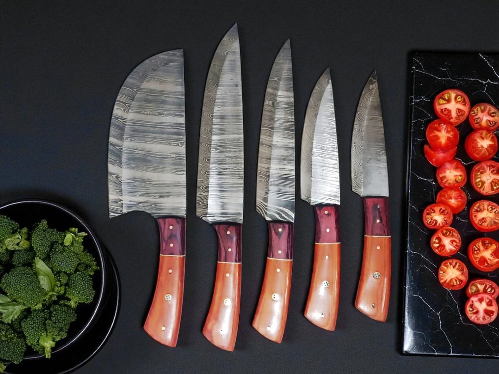 Coltello da cucina - Kitchen knife set - Set di 5 coltelli da chef in acciaio 15N20/4043 con manici in Pakka Wood colorato, rivetti in ottone - Regno Unito - Coltelli da chef #1.0