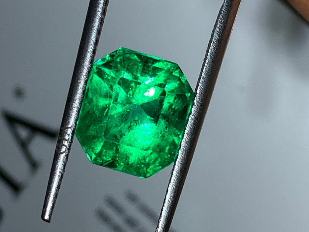 1 pcs  绿色 祖母绿  - 3.61 ct - 美国宝石研究院（GIA） - 无底价 #1.0