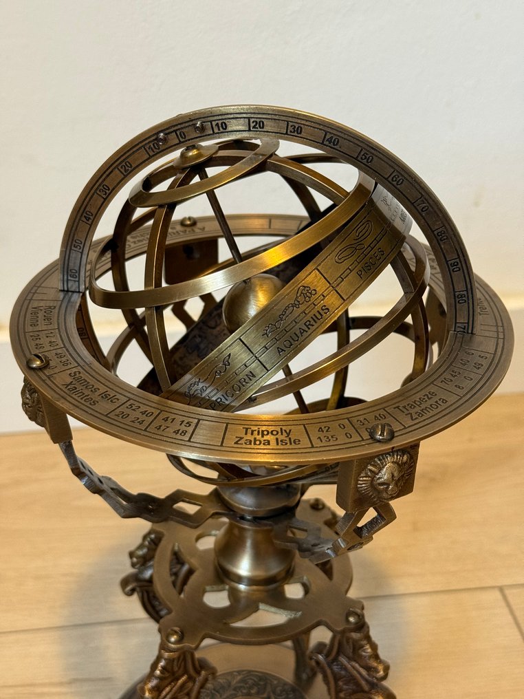 浑天仪球仪 - **NO RESERVE PRICE** - Nvt - 20世纪末 - Armillarium 星座地球仪,完全由实心黄铜制成,放置在木质底座上! #3.2