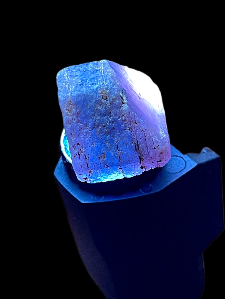 Sapphire Unusual Full Crystal Padparadscha Sapphire. Original, %100 Special Piece. 105,5 Cts. - Height: 22 mm - Width: 19 mm- 21.1 g #1.0