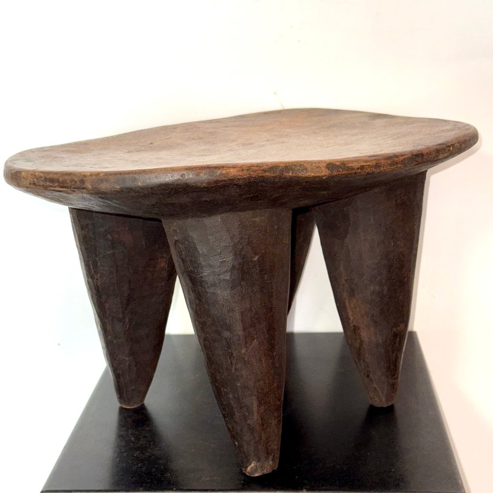 四脚凳 — 西非 - 布基纳法索  (没有保留价) #3.2