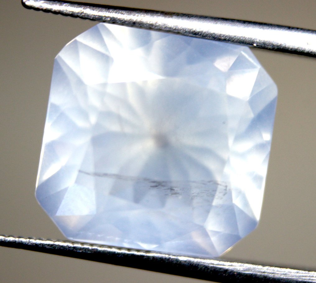 Excellent White Moonstone Carats 7.80 Faceted - Height: 12 mm - Width: 12 mm- 1.56 g #1.0