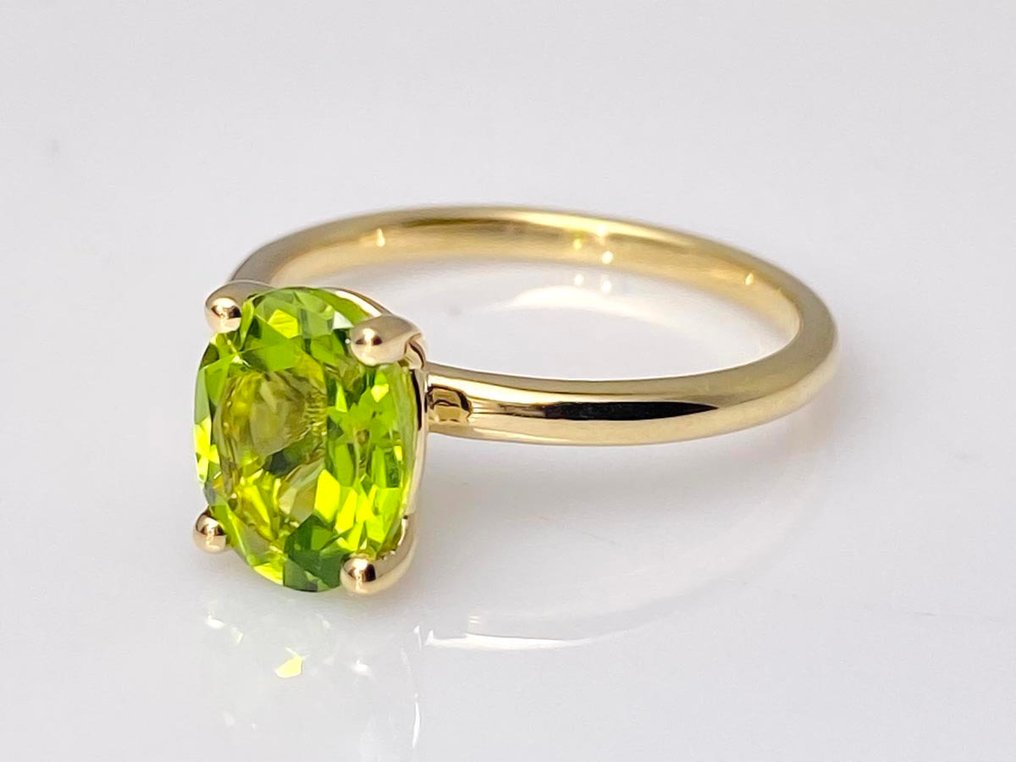 Ring - 14 karat Gull -  2.17ct. tw. Peridot #1.0