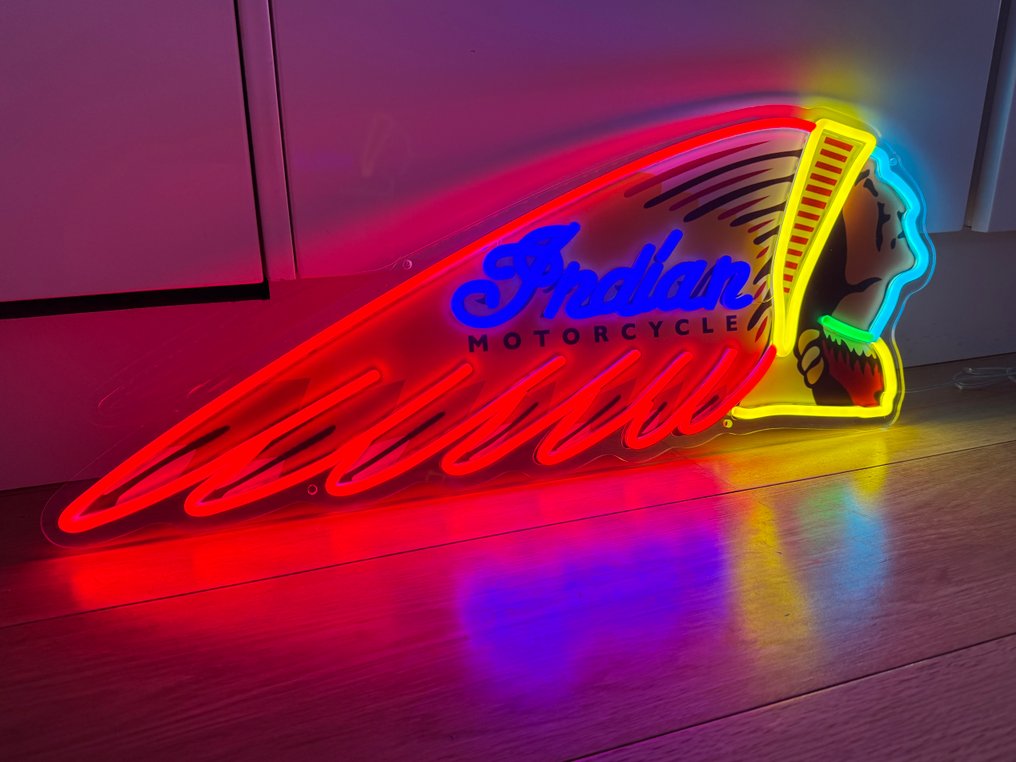 Sign - Indian - NO RESERVE * Motorcycles Neon Illuminated Lighted Sign Lightbox #4.3