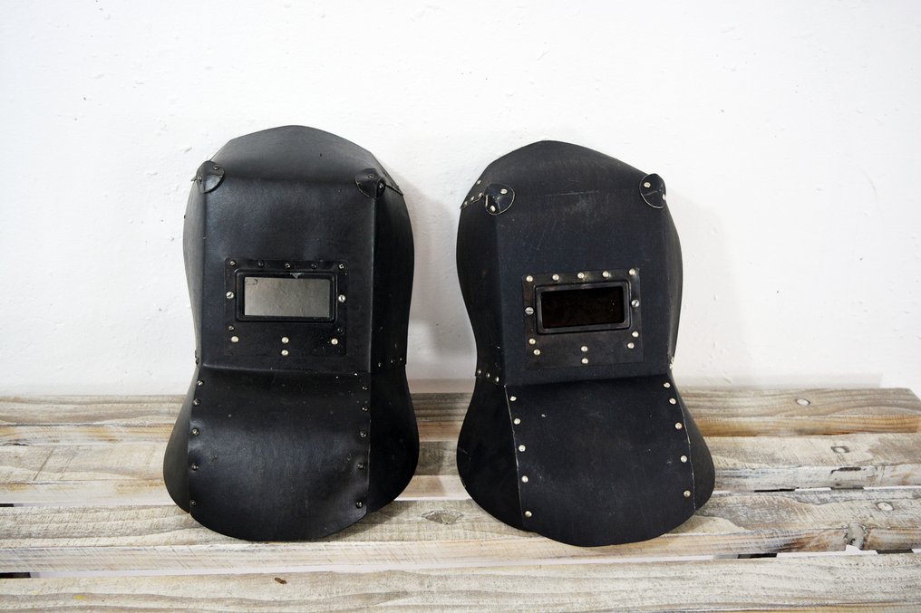 工业设备 - 波兰 - 两个焊接面罩 #1.0