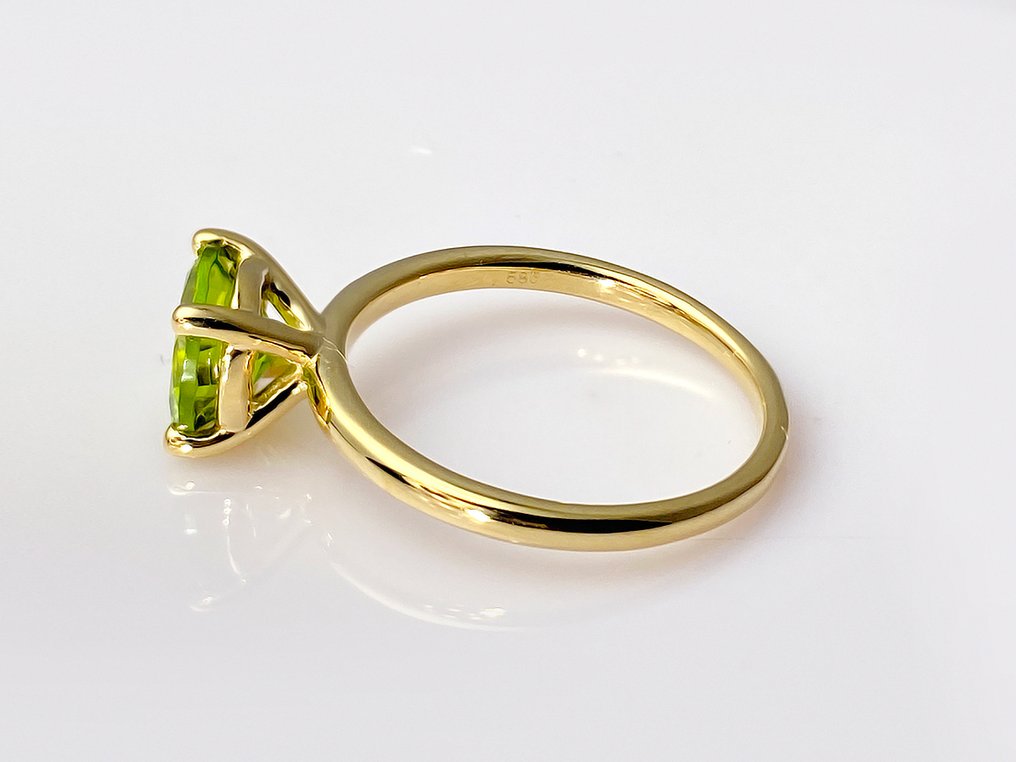 Ring - 14 karat Gull -  2.17ct. tw. Peridot #3.2