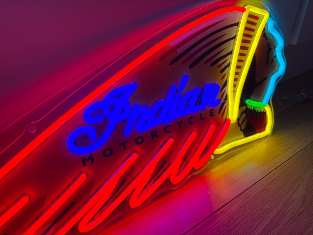 Sign - Indian - NO RESERVE * Motorcycles Neon Illuminated Lighted Sign Lightbox #3.2