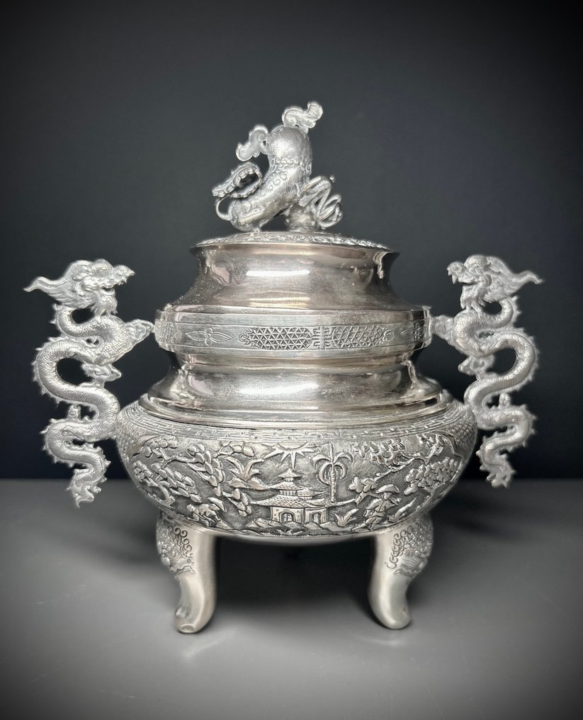 中国或越南银制三脚香炉/香薰炉/香炉 - 銀 - 越南 - 清朝(1644-1911) #1.0