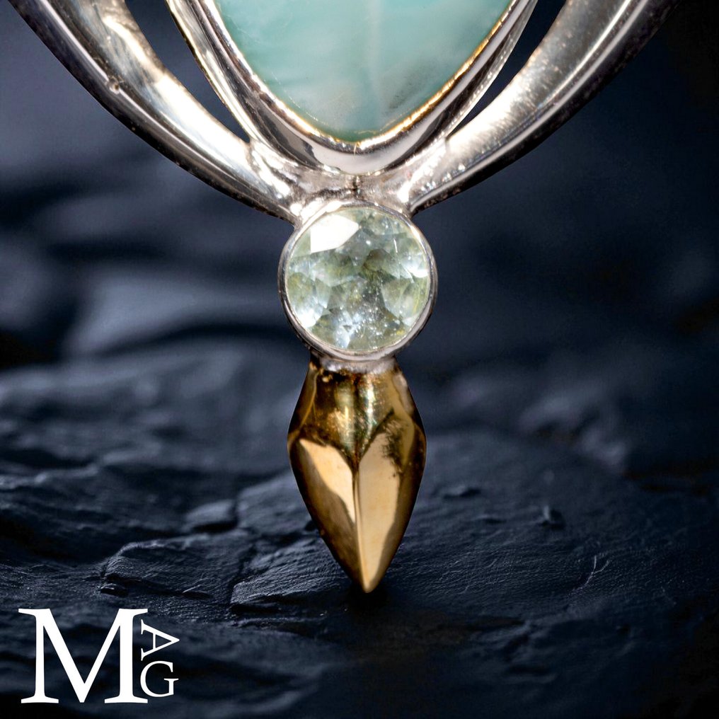 18K kultapinnoitetut yksityiskohdat Hopeasormukset Buddhan, Larimarin, Opalin, Paua Shellin ja timantin kanssa. - Korkeus: 82.5 mm - Leveys: 31 mm- 25 g #4.3