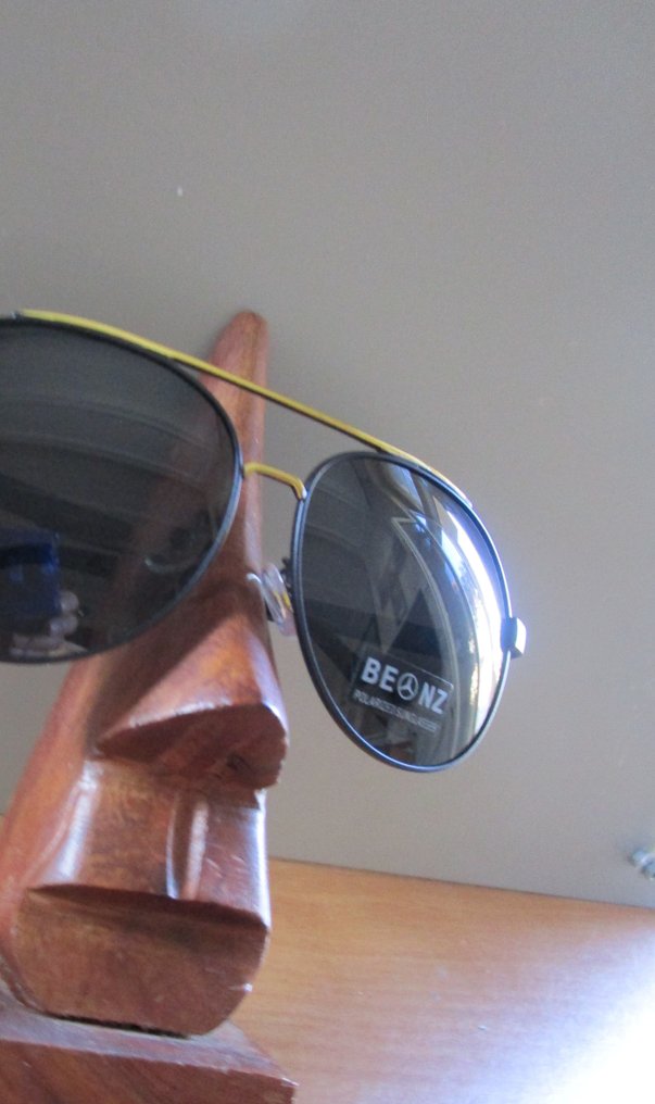 军衔徽章 stylized  Mercedes sunglasses / BLACK version -polarized - 列支敦士登 - 21世纪 #1.0