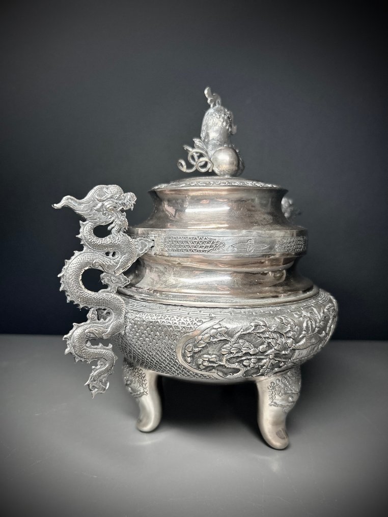 中国或越南银制三脚香炉/香薰炉/香炉 - 銀 - 越南 - 清朝(1644-1911) #3.2