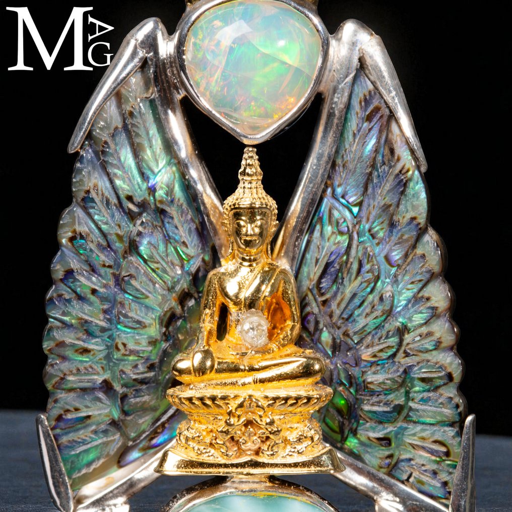 18K kultapinnoitetut yksityiskohdat Hopeasormukset Buddhan, Larimarin, Opalin, Paua Shellin ja timantin kanssa. - Korkeus: 82.5 mm - Leveys: 31 mm- 25 g #1.0