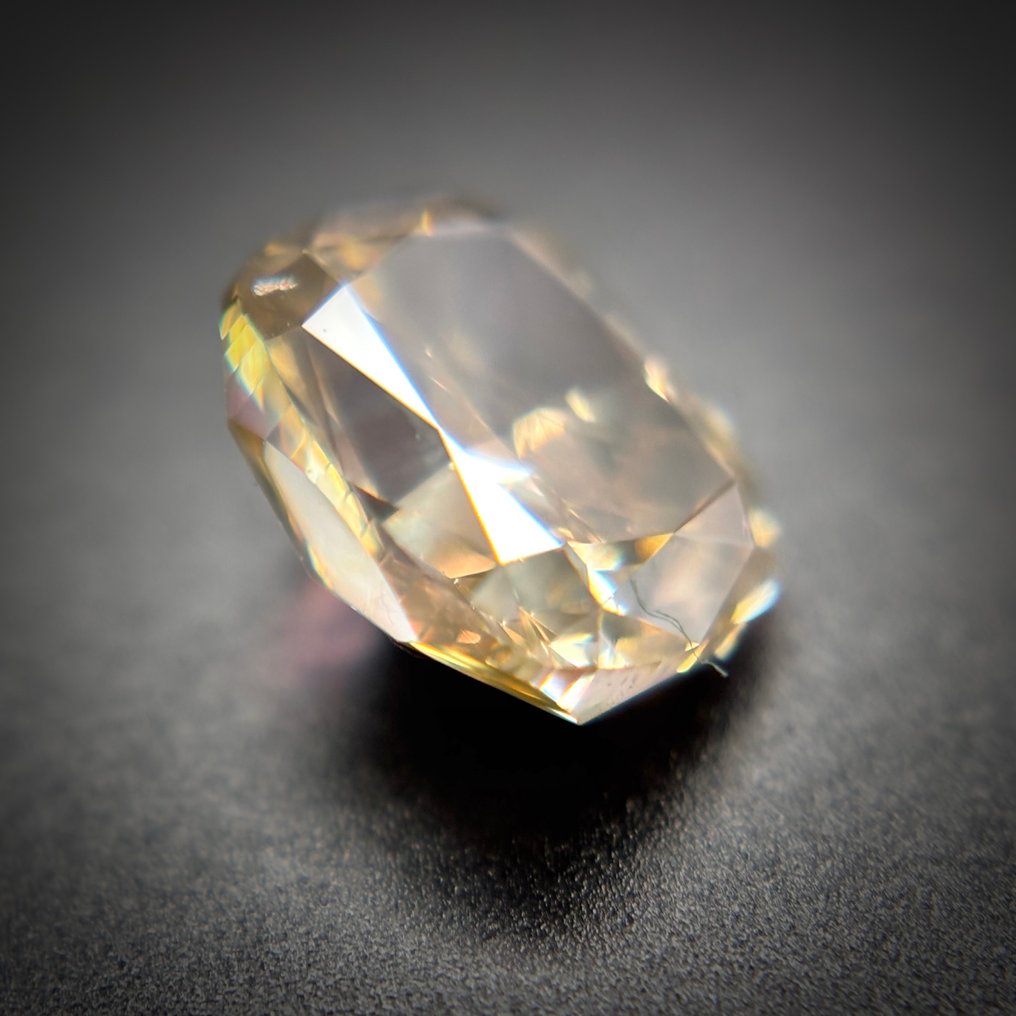 没有保留价 - 1 pcs 钻石  (天然色彩的)  - 0.91 ct - 枕形 - Fancy 稍帶灰色的, 稍帶棕色的 黄色 - SI2 微内含二级 - 安特卫普宝石检测实验室（ALGT） #3.2