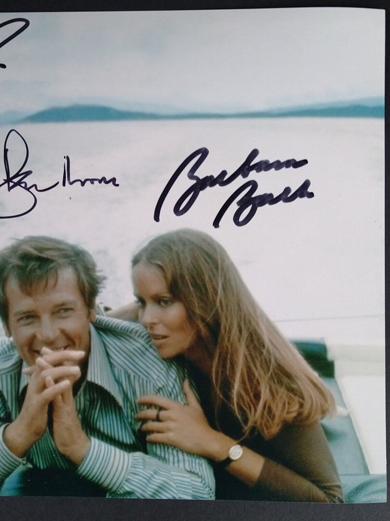 James Bond 007: The Spy Who Loved Me - Sir Roger Moore (+) + Barbara Bach + Caroline Munro - Triple signed photo with COA #2.1