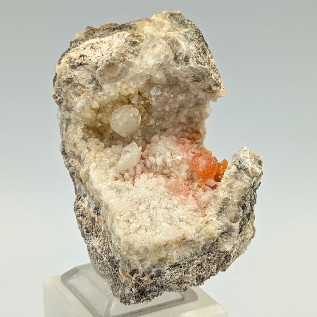 萨丁岛的红色和白色晶簇水晶簇 晶球 - 高度: 88 mm - 宽度: 53 mm- 197 g #2.1