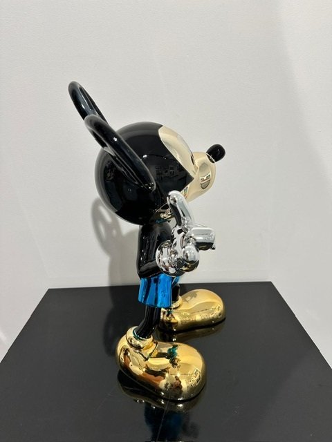 Van Apple - World Peace - Mickey Blue #1.0