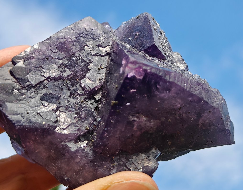 Green purple fluorite Fluorescent - Height: 10 cm - Width: 9 cm- 427 g #1.0