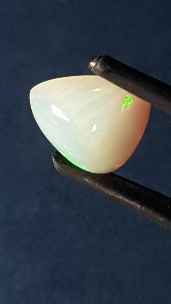 Opale Cabochon- 0.75 g - (1) #2.1