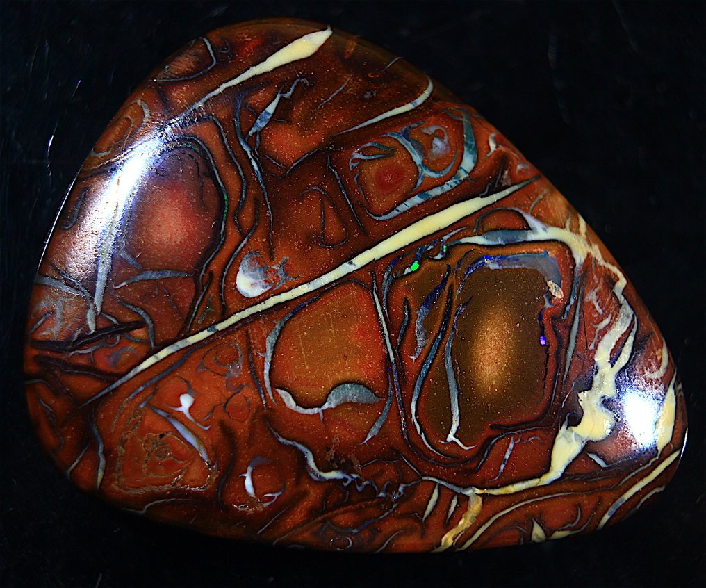 Ct. 41,50 Australsk Boulder Opal Poleret - Højde: 32 mm - Bredde: 27 mm- 8.3 g #1.0