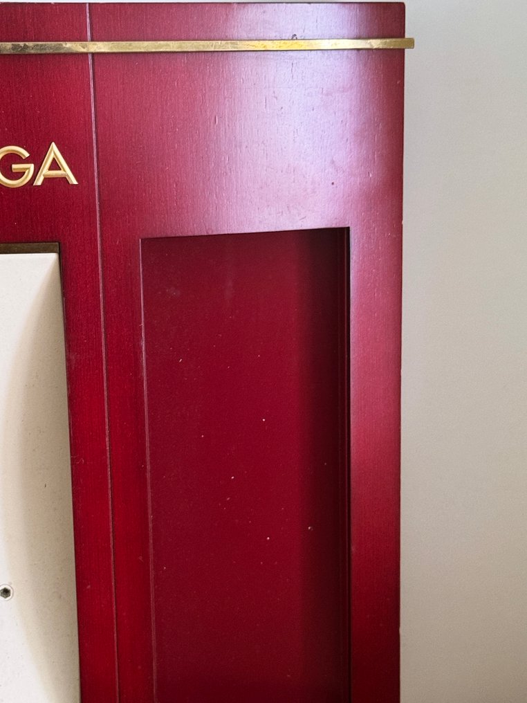 Omega - POS (point of sale reklamegenstand) #2.1