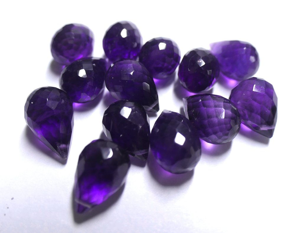 Λαμπερά πετράδια με φεγγίτες από αμέθοδο για δημιουργία κοσμημάτων. Καμπουσόν- 8.38 g - (13) #1.0