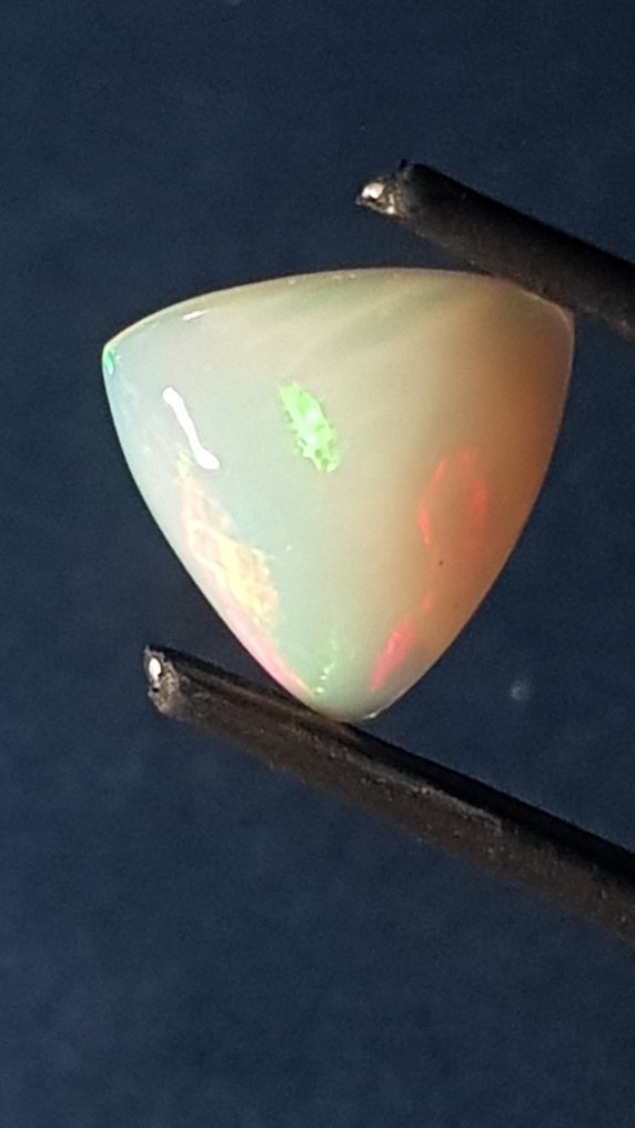 Opale Cabochon- 0.75 g - (1) #4.3