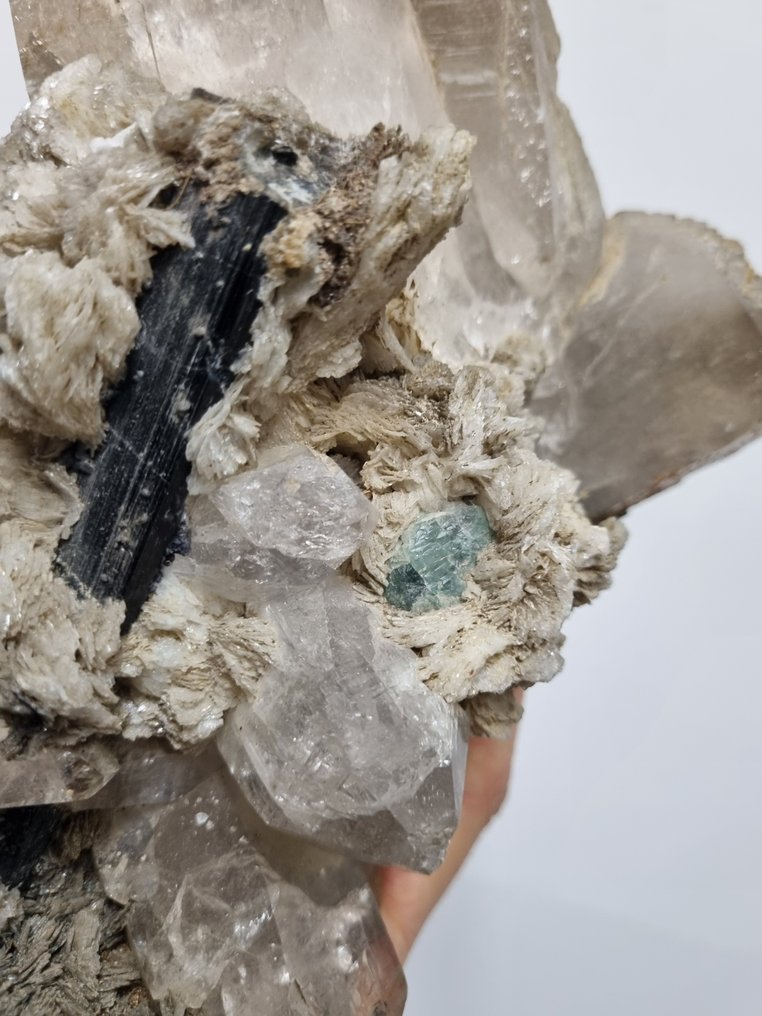 XXL Smoky crystal cluster with aquamarine, mica, and tourmaline. - Height: 210 mm - Width: 160 mm- 2.58 kg #2.1