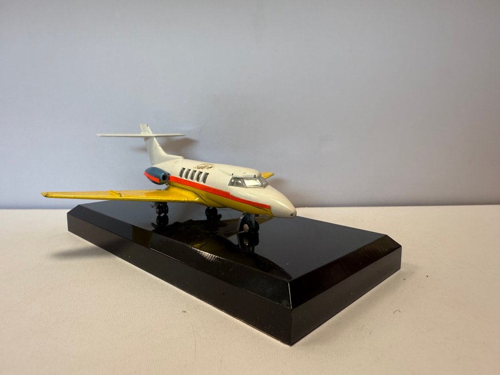 Dinky Toys - Passenger plane  (2) - 723 Hawker Siddeley und 708 Vickers Viscount 800 #4.3