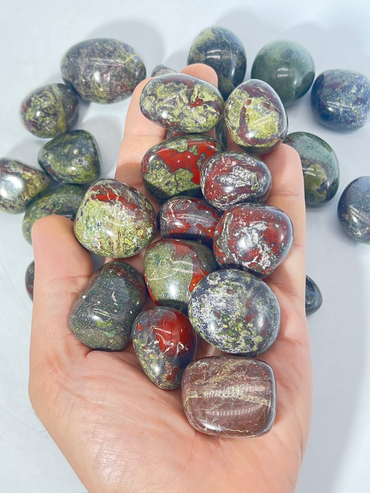 无底价 龙血玛瑙碎石 | 1公斤包裹 | 澳大利亚 | 25–35毫米 |- 1000 g - (1) #1.0