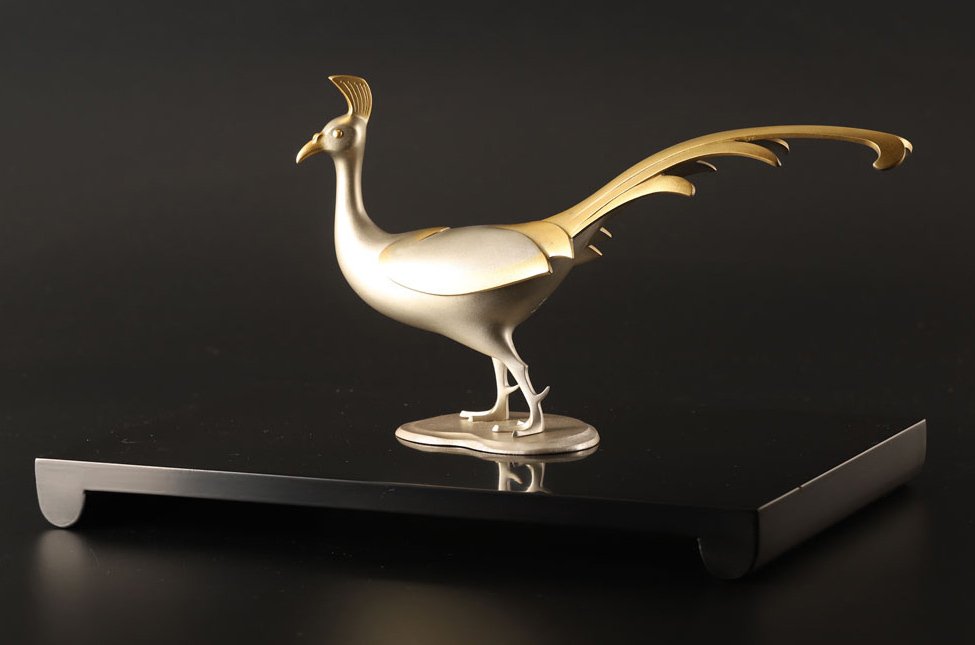 黄铜色 - Joshin - 非常精美的凤凰置物，签名——包括题签的托木箱。 - Shōwa period (1926-1989) #2.1