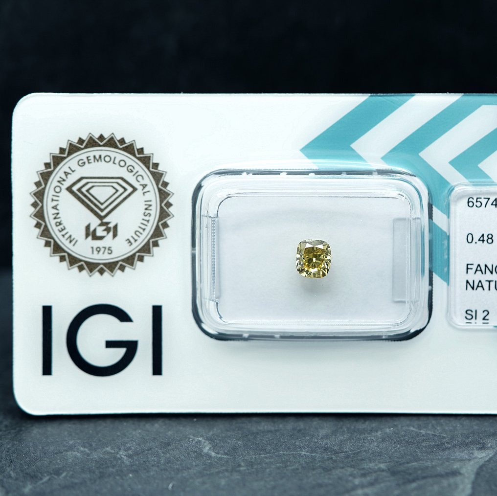 Nincs minimálár - 1 pcs Gyémánt  (Természetes színű)  - 0.48 ct - Párna - Fancy light Sárga - SI2 - Nemzetközi Gemmológiai Intézet (IGI) #4.3