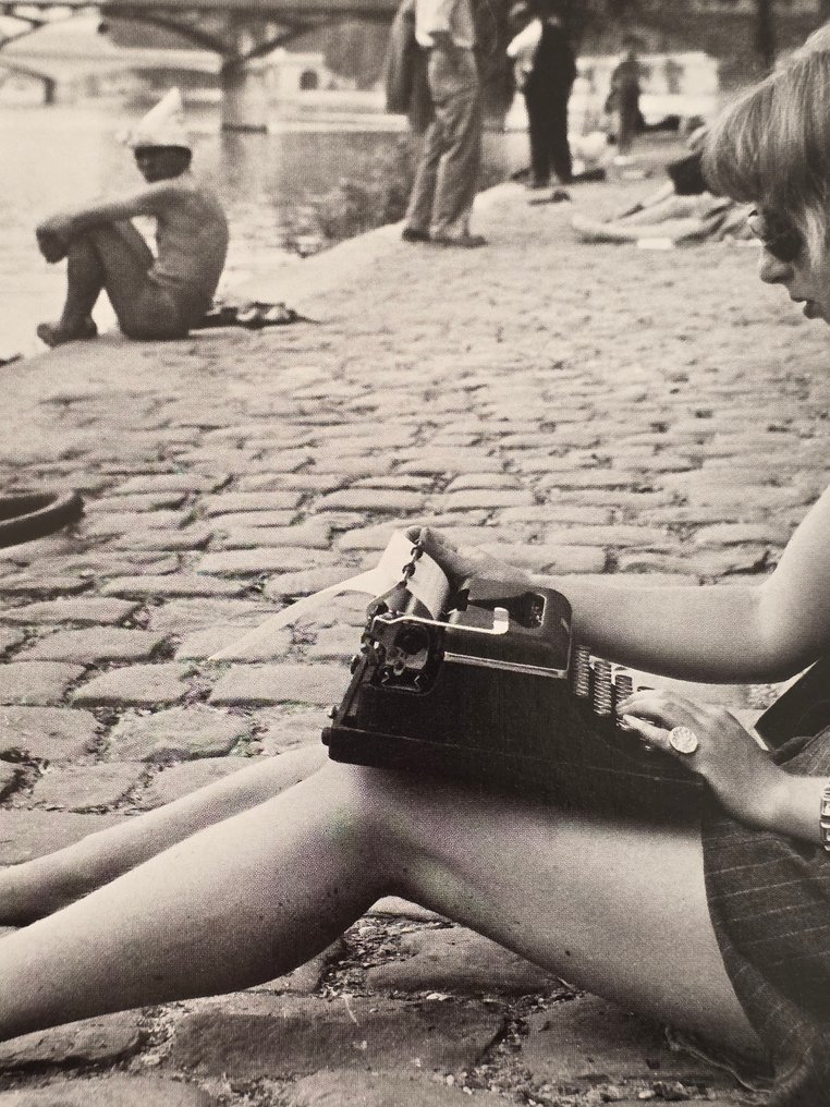 Robert Doisneau (1912–1994) - Typist, Square du Vert Galant, Paris, 1947 #3.2
