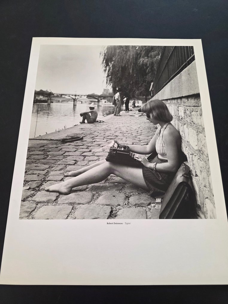 Robert Doisneau (1912–1994) - Typist, Square du Vert Galant, Paris, 1947 #2.1