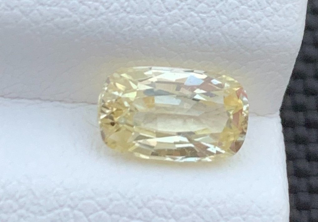 Zonder minimumprijs - 1 pcs Geel Saffier - 1.96 ct - nternational Colored Gemstone Association (ICA GemLab) #1.0