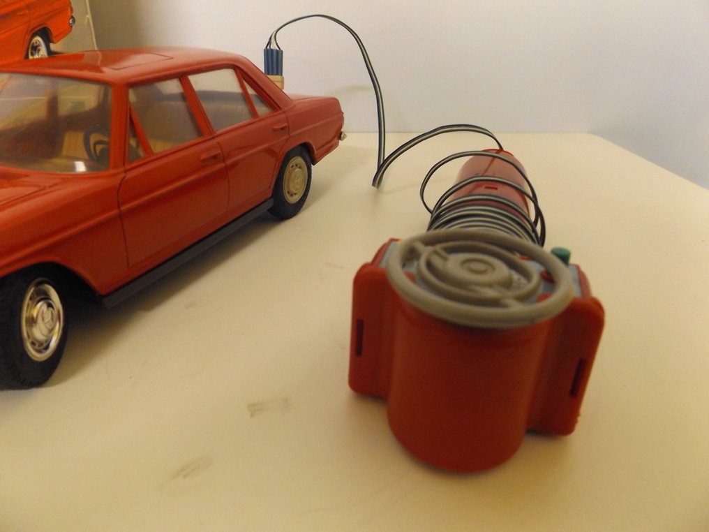 Schuco  - Toy vehicle - Schuco Servo Mercedes 220/8, Boxed - 1960-1970 - Germany #2.1