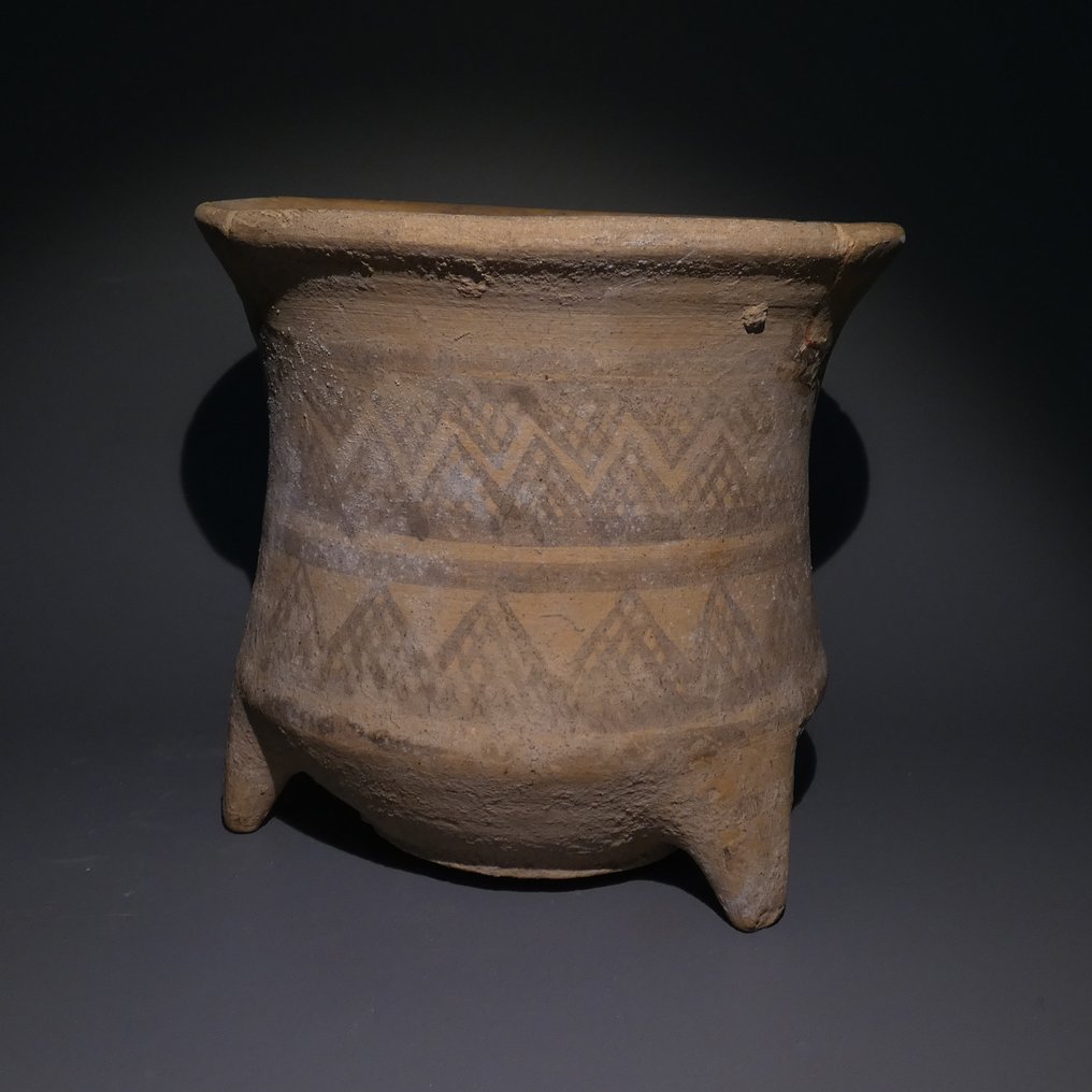美索不達米亞 陶器 三脚器皿。高14厘米。公元前2000年至公元前1500年。 #1.0