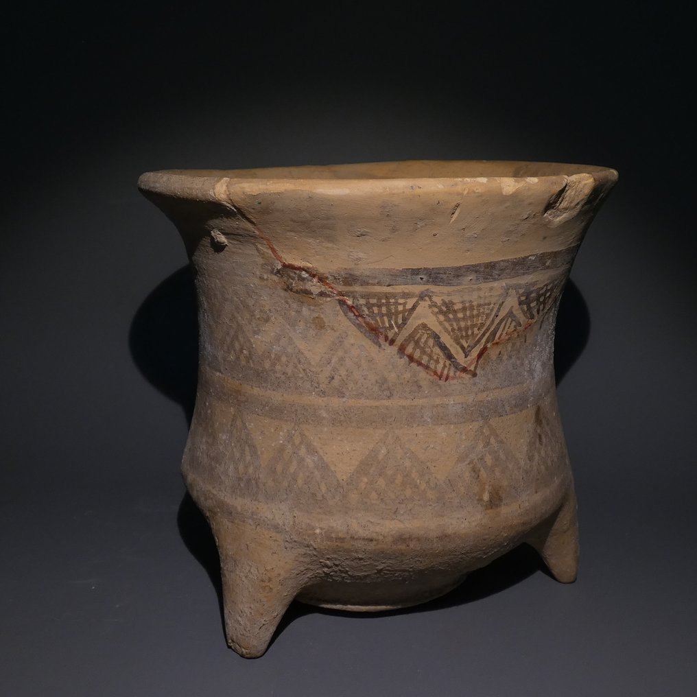 美索不達米亞 陶器 三脚器皿。高14厘米。公元前2000年至公元前1500年。 #1.0