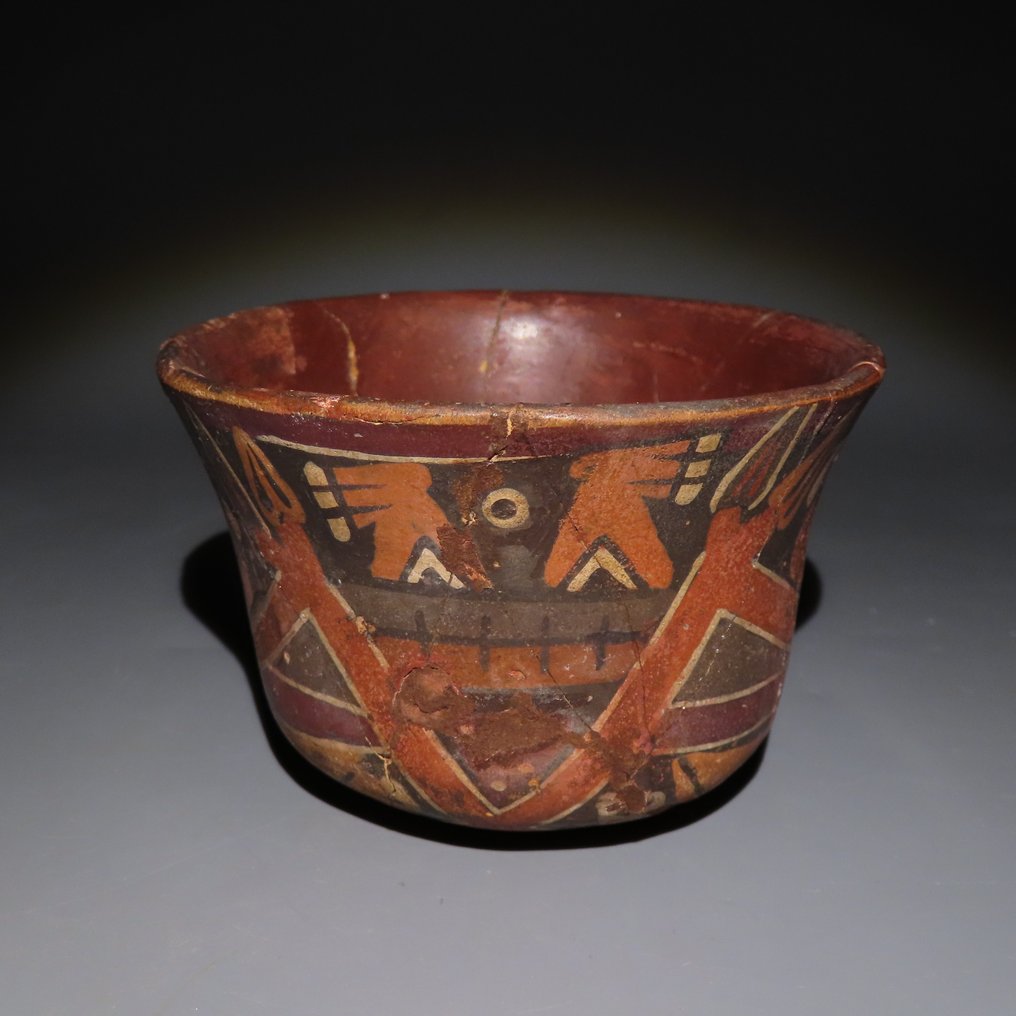 纳斯卡,秘鲁 Terracotta 碗。公元100-700年。直径6.1厘米。西班牙进口许可证。 #3.2
