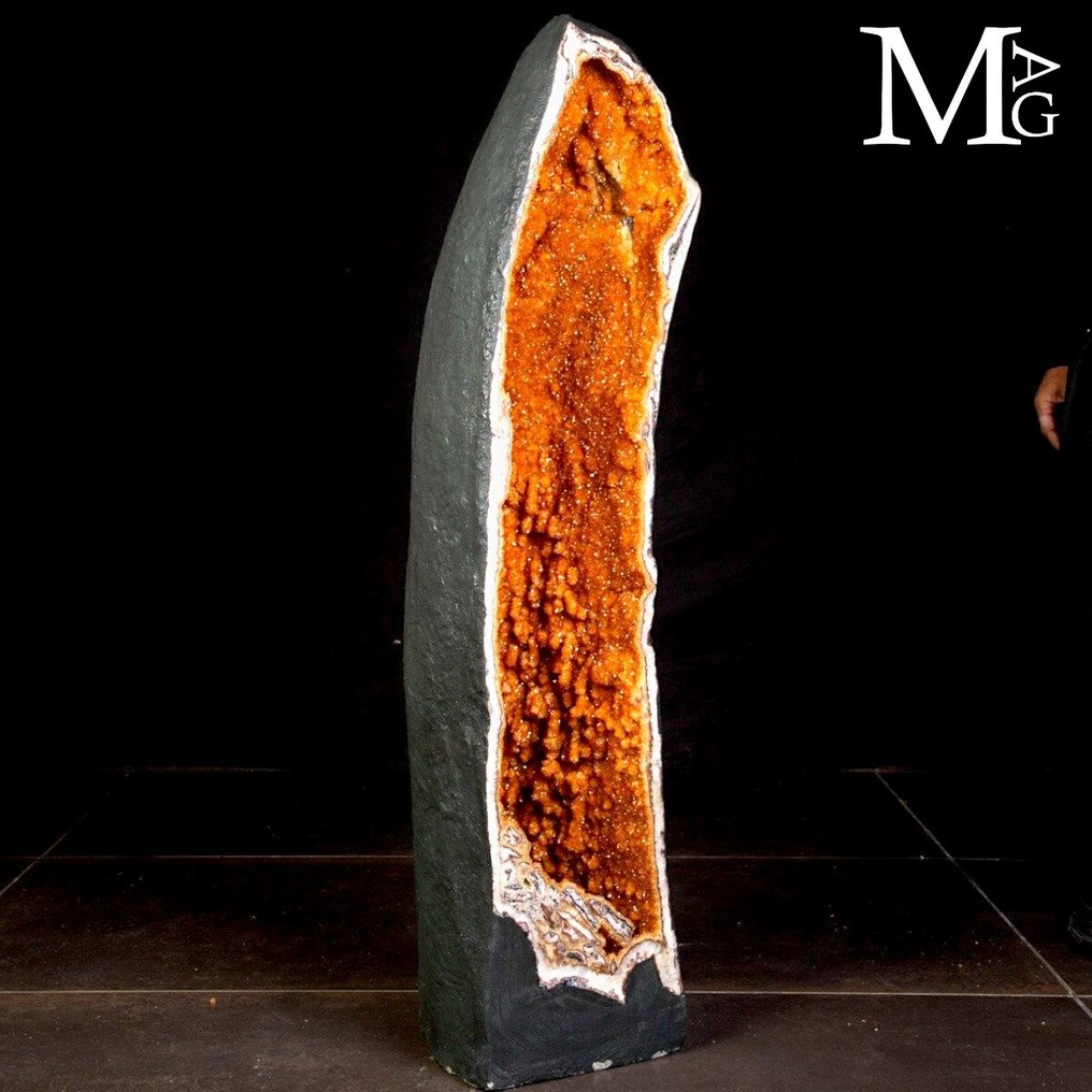 Giant Citrine Quartz Cathedral - Extraordinary Quality Crystallization - Natural Deep Color - Height: 125 cm - Width: 30 cm- 110 kg #4.3