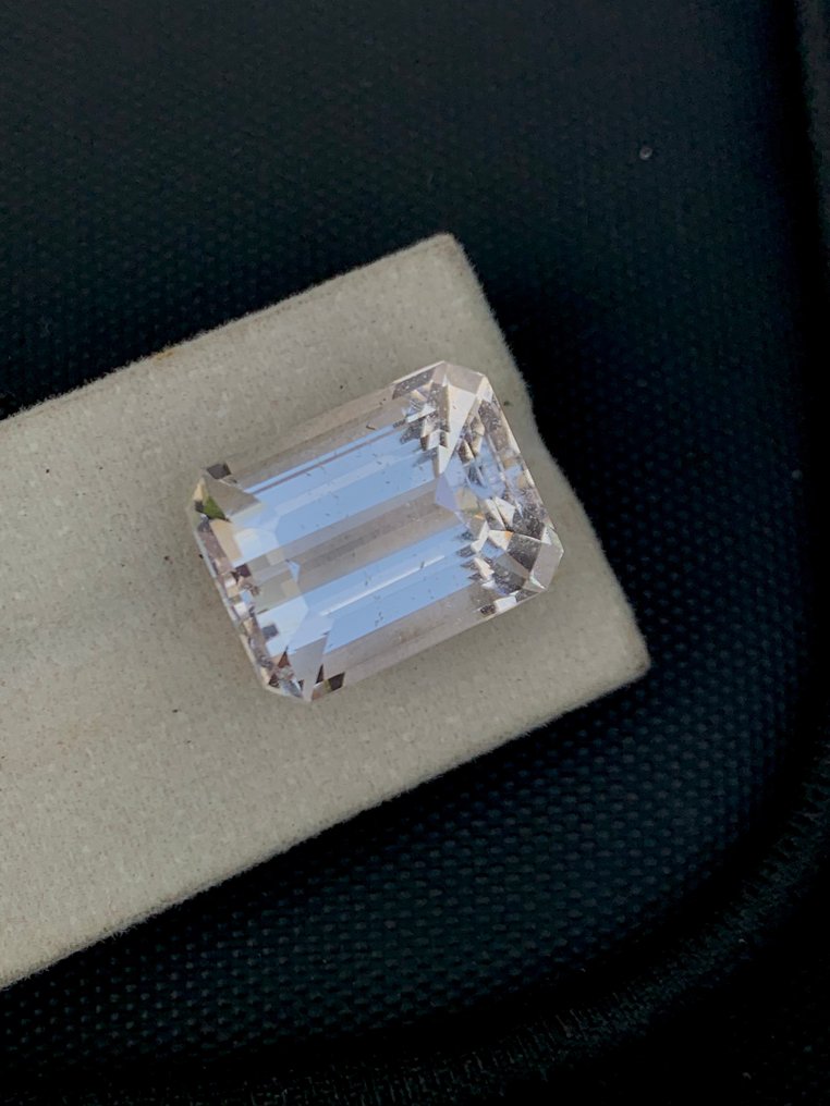 Zonder Minimumprijs - 1 pcs Roze, Violet Morganiet - 31.57 ct - nternational Colored Gemstone Association (ICA GemLab) #1.0